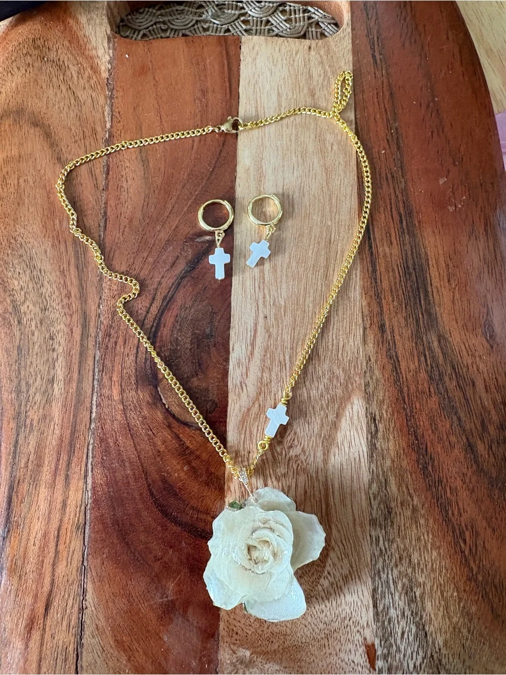Kids Gold Rose Pendant Necklace in Cream - Unbranded